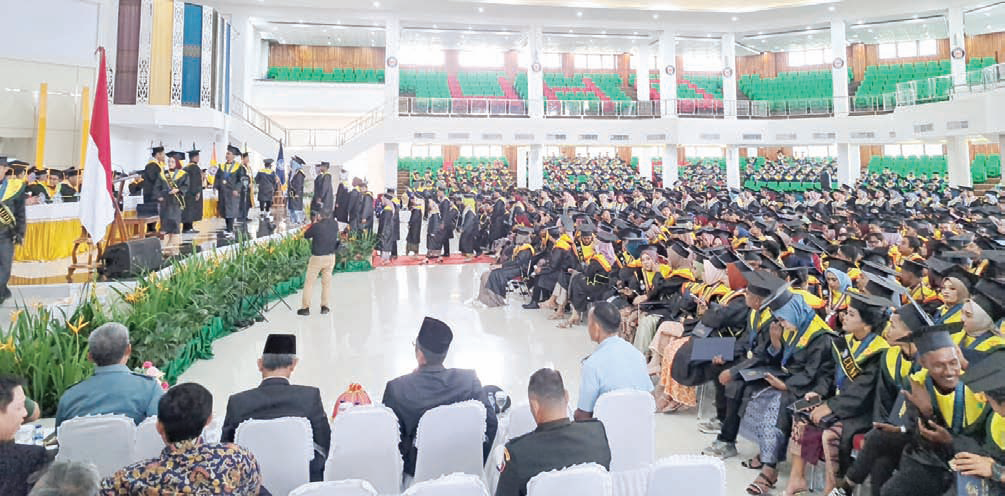 Suasana wisuda UHO gelombang dua periode April hingga Juli 2024.(EWIN ENDANG SAHPUTRI/KENDARI POS)