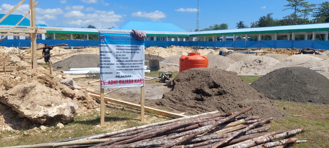 Proyek pembangunan gedung baru di RSUD Mubar yang menggunakan DAK mulai dikerjakan. (AKHIRMAN/KENDARI POS)