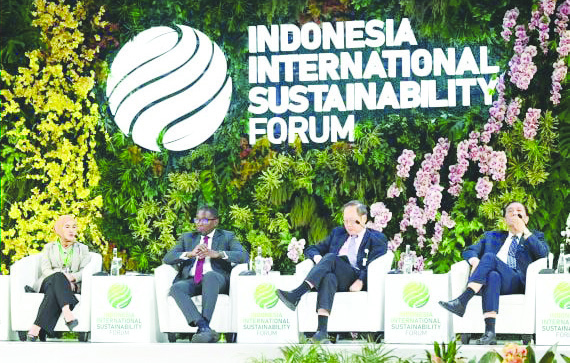 Direktur Utama Pertamina Nicke Widyawati menjadi pembicara pada Indonesia International Sustainability Forum (IISF) 2024 di JCC Senayan, Jakarta, beberapa waktu lalu. (DOK. PERTAMINA)