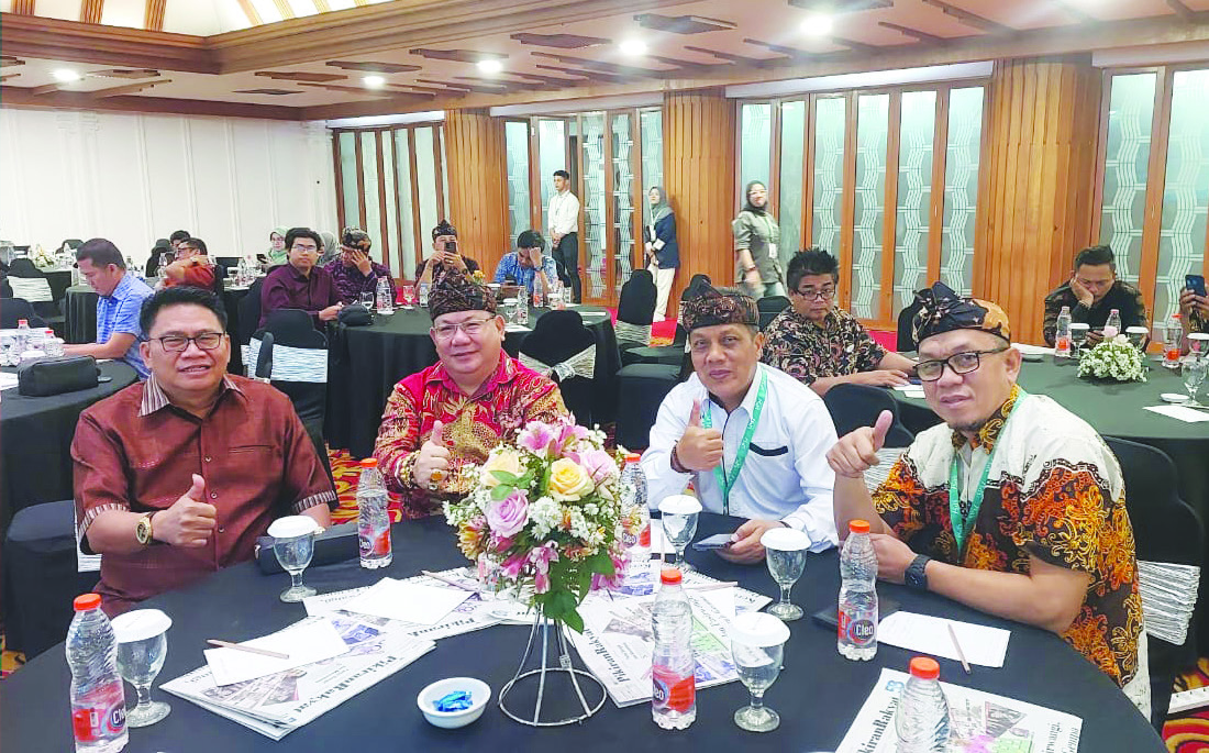 Ki-Ka: Anto Genk (SPS Sumut), Bayu A Montang (SPS Sulteng), Purnomo K. Ruslan (SPS Pekanbaru) dan Irwan Zainuddin (SPS Sultra) saat mengikuti acara Dialog Media Nasional yang diselenggarakan SPS Pusat di Hotel Savoy Homann, Bandung, Kamis (19/9/2024). (IST)