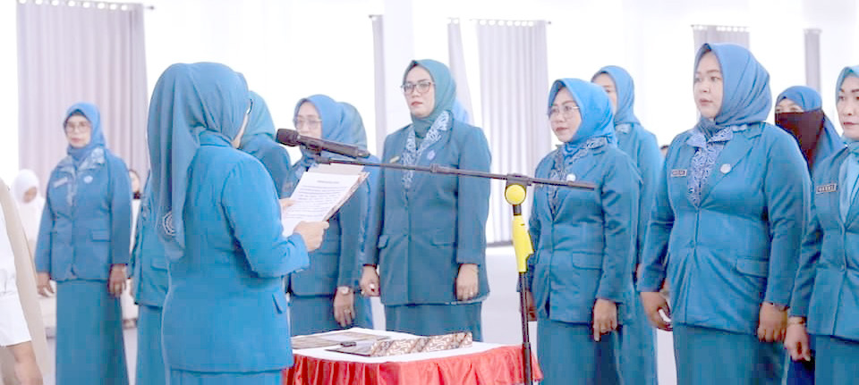 Bunda PAUD Bombana, Aeni mengukuhkan Bunda PAUD kecamatan se Bombana di Aula Tanduale. (IST)