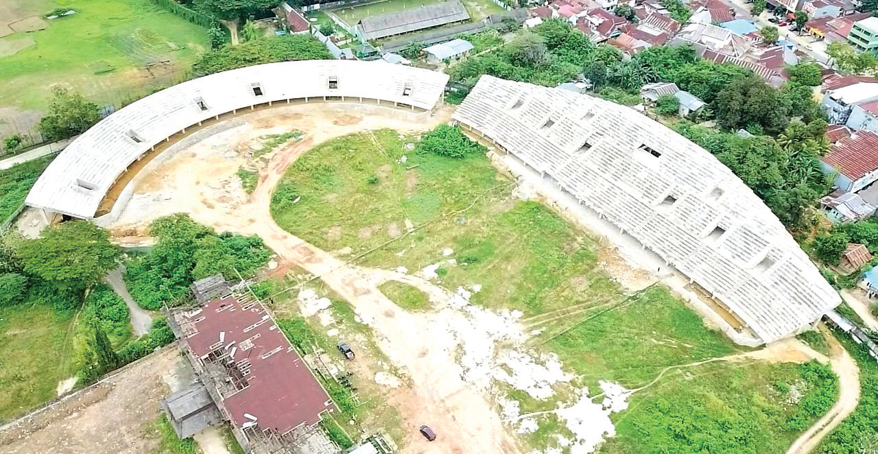 STADION LAKIDENDE : Putusan MA atas lahan stadion Lakidende telah ingkrah. Kendati demikian, Pemprov Sultra belum menyerahkan. Upaya hukum terakhir ditempoh dengan mengajukan PK. (DOKUMEN KENDARI POS)