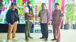 Kepala Pelaksana BPBD Provinsi Sultra sekaligus Penjabat (Pj) Wali Kota Kendari, Muhammad Yusup (2 dari kiri) disambut Kepala Dinas Syariat Islam (DSI) Provinsi Aceh, Malek Ridwan (2 dari kanan) saat tiba di Bandara Internasional Sultan Iskandar Muda, Banda Aceh dalam rangka menghadiri Peringatan Bulan PRB ke-XII Nasional. (IST)