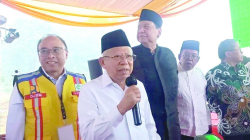 Wakil Presiden Ma’ruf Amin usai groundbreaking Pesantren Darul Amin di Kabupaten Bogor, Minggu (13/10/2024). (Hilmi/Jawa Pos)