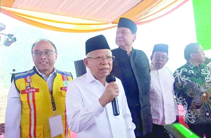 Wakil Presiden Ma’ruf Amin usai groundbreaking Pesantren Darul Amin di Kabupaten Bogor, Minggu (13/10/2024). (Hilmi/Jawa Pos)