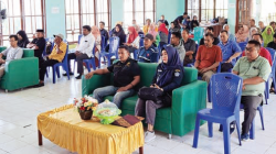 Suasana pengabdian kolaboratif di Kecamatan Poasia, Kendari, beberapa waktu lalu. (Dok. FPt UHO for Kendari Pos)