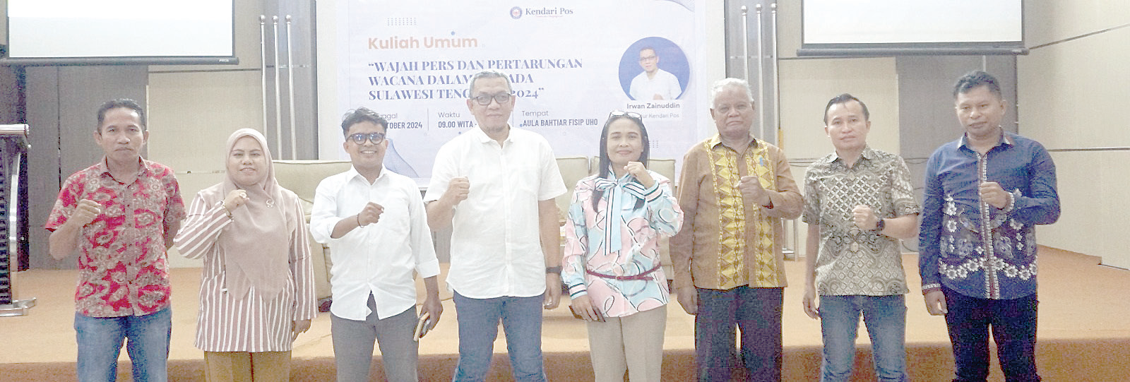 Direktur Kendari Pos Irwan Zainuddin (empat kiri), Ketua Prodi Jurnalistik FISIP UHO Marsia Sumule Genggong (empat kanan), Wakil Direktur Kendari Pos Awal Nurjadin (dua kanan) Pemred Kendari Pos Inong Saputra (kanan), Manajer Sirkulasi Kendari Pos Resmin (kiri) dan Manajer Iklan Kendari Pos Nursyamsi (dua kiri) saat kuliah umum di FISIP UHO. (IST)