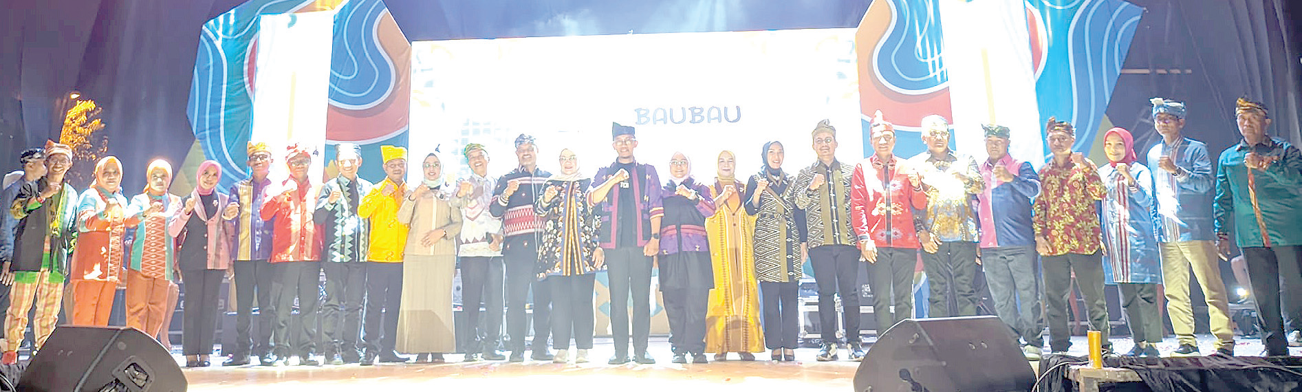 CITA-CITA PEMBANGUNAN : Perayaan Haroana Baubau yang mengangkat tema “Bersatu untuk Kebaikan Negeri” telah usai dan secara resmi ditutup oleh Pj Wali Kota, Dr. H. Muh, Rasman Manafi, dihadiri perwakilan Pemerintah Provinsi dan sejumlah kepala daerah. (DISKOMINFO KOTA BAUBAU FOR KENDARI POS)