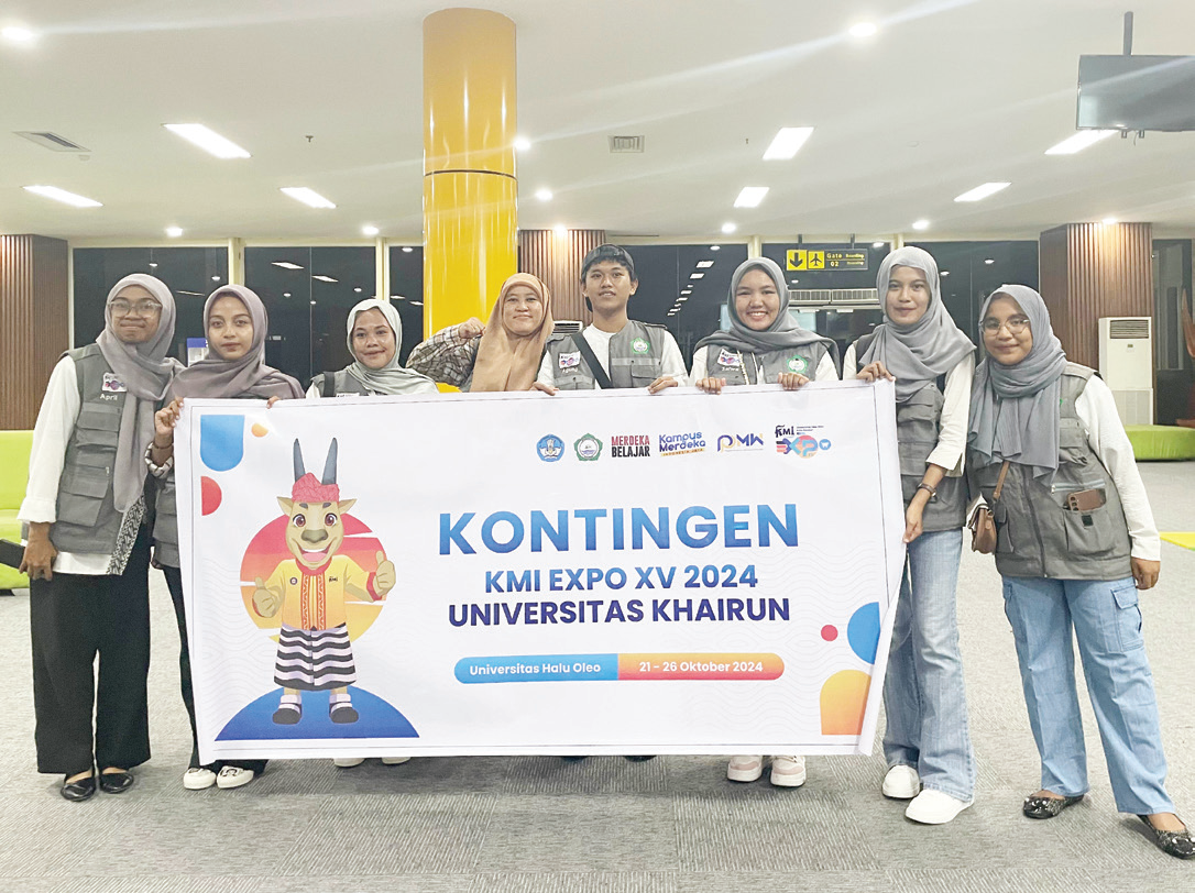 Kontingen KMI Expo XV Universitas Khairun saat tiba di Bandara Halu Oleo. (IST)