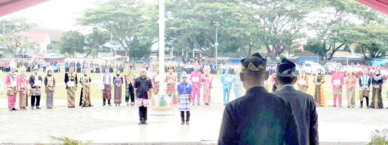 PEMUDA INOVATIF : Perhatian lebih terhadap pengembangan kepemudaan sebagai bagian integral dari pembangunan nasional, penting dilakukan pemerintah. Bupati Butur, H. Muh. Ridwan Zakariah terus berupaya mengembangkan potensi dan keunggulan pemuda di otoritanya. (PROKOPIM SETKAB BUTON UTARA FOR KENDARI POS)