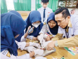 Guru SMPN 1 Kendari jadi Wardah Inspiring Teacher Nasional 2024