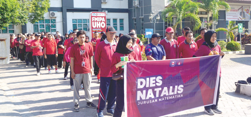 Suasana Dies Natalis yang digelar di Pelataran FMIPA UHO. (Siti Sriwahyuni/Kendari Pos)