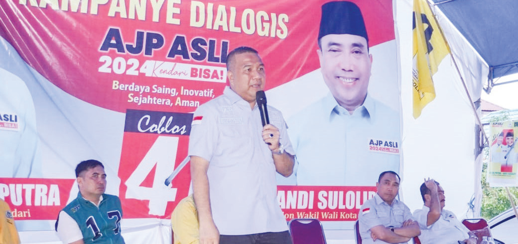 KAMPANYE TERBATAS : Calon Wali Kota Kendari Aksan Jaya Putra memaparkan program unggulan saat menggelar kampanye terbatas di Kelurahan Kambu. (ISTIMEWA)