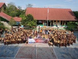 Road to School SMPN 17 Kendari :Bijak Menyerap Informasi dan Bermedia Sosial