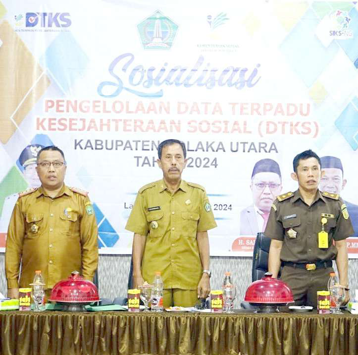 DATA AKURAT : Suasana sosialisasi mengenai pengelolaan DTKS sebagai upaya menjaga kesinambungan pelayanan masyarakat prasejahtera dan penyaluran bantuan sosial yang digelar Pemkab Kolut, dibuka Asisten II Setkab, H. Syamsuddin (tengah), kemarin. (DINAS KOMINFO KABUPATEN KOLAKA UTARA FOR KENDARI POS)