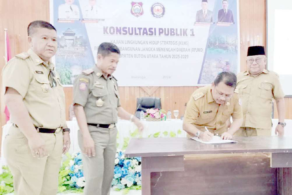 SELAMATKAN SDA : Suasana forum konsultasi publik I dalam penyusunan kajian lingkungan hidup strategis RPJMD periode 2025-2029 yang dibuka Sekab Butur, Muh. Hardhy Muslim. (DINAS KOMINFO KABUPATEN BUTON UTARA FOR KENDARI POS)