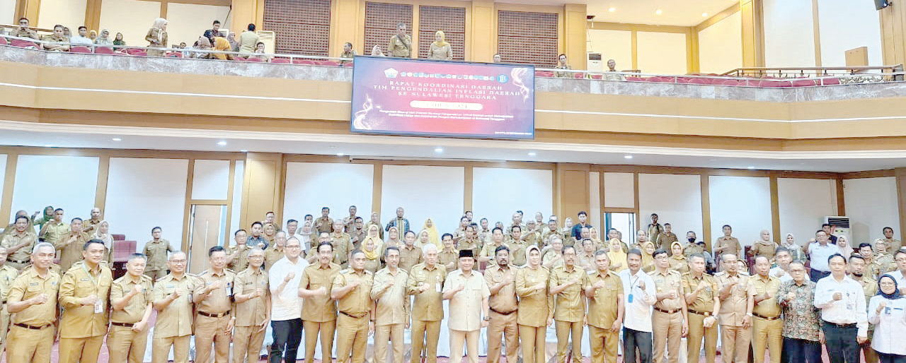 Pj Gubernur Sultra Andap Budhi Revianto, Sekda Sultra Asrun Lio, para penjabat kepala daerah dan TPID se-Sultra dalam rakorda TPID.