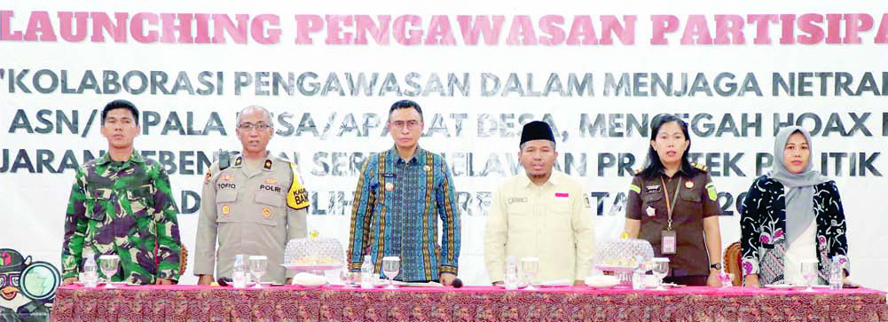 HINDARI PELANGGARAN : Pj Bupati Kolaka, Muhammad Fadlansyah (ketiga dari kiri) dalam peluncuran pengawasan partisipatif kolaborasi dalam menjaga netralitas ASN, kepala desa, mencegah hoaks dan ujaran kebencian serta melawan praktik politik uang pada Pilkada serentak 2024.