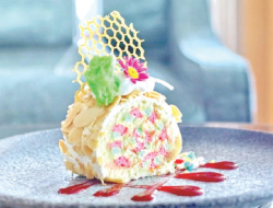 Diskon 10% Christmas Cassata Cake Roll