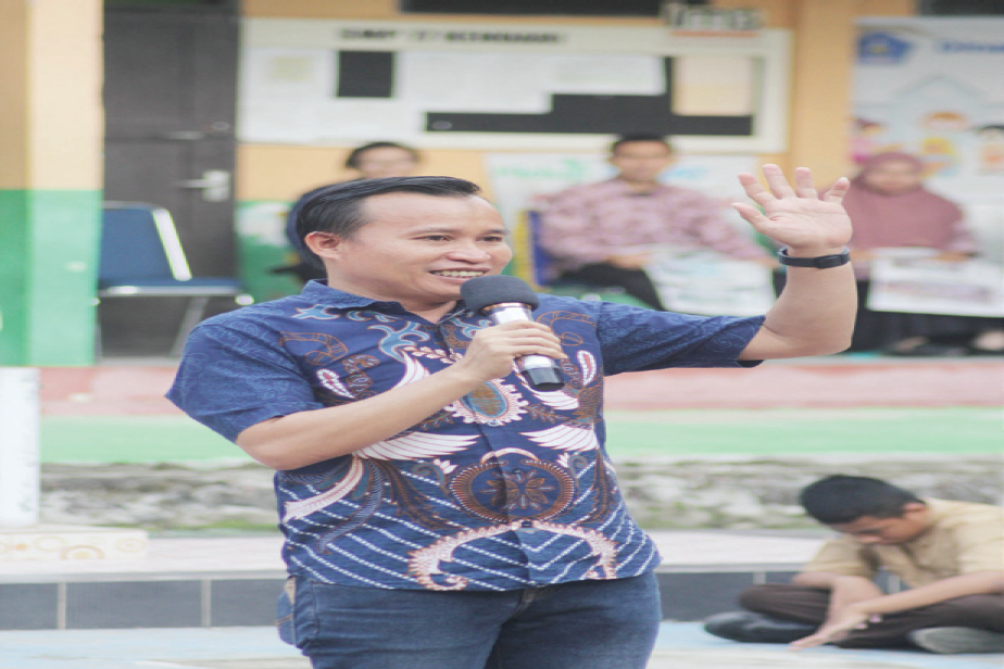 Awal Nurjadin, Wakil Direktur Kendari Pos