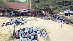 Siswa-siswi SMAN 8 Kendari, peserta Road To School