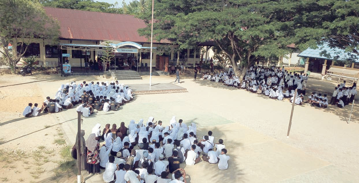 Siswa-siswi SMAN 8 Kendari, peserta Road To School