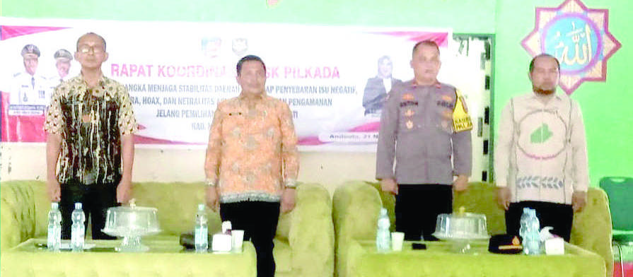 KOORDINASI BERSAMA : Rapat koordinasi Desk Pilkada 2024 yang digagas Kesbangpol Konsel untuk memastikan stabilitas daerah jelang hari pemilihan.