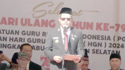 Pj. Bupati Buton Selatan, Ridwan Badallah, saat memimpin upacara peringatan Hari Guru Nasional (HGN) tingkat Buton Selatan, kemarin