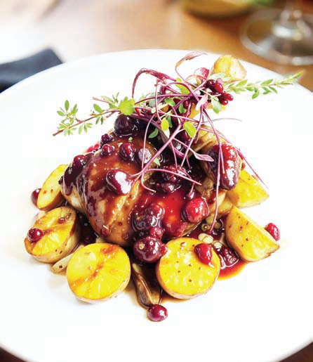 Menu spesial Duck Confit with Cranberry Sauce hanya di Swiss-Belhotel Kendari.