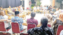 ANTISIPASI SITUASI : Suasana rapat koordinasi terkait pelaksanaan tugas-tugas pemerintah pasca pelaksanaan Pilkada yang dipimpin langsung Pj Wali Kota Baubau, Dr. H. Muh. Rasman Manafi.