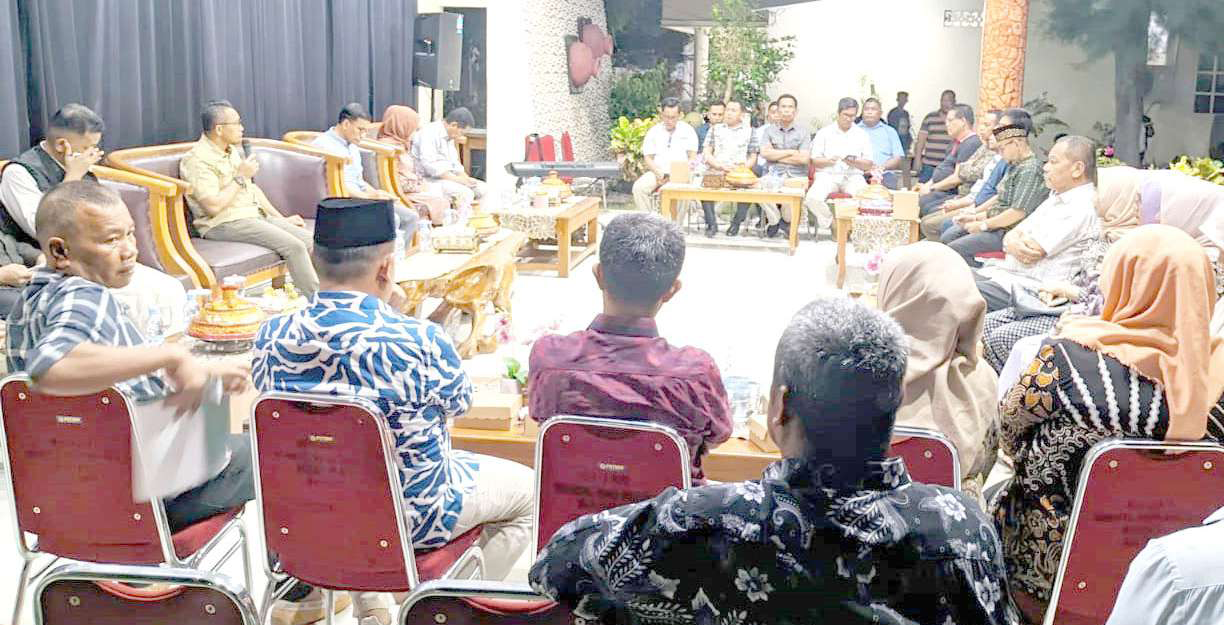 ANTISIPASI SITUASI : Suasana rapat koordinasi terkait pelaksanaan tugas-tugas pemerintah pasca pelaksanaan Pilkada yang dipimpin langsung Pj Wali Kota Baubau, Dr. H. Muh. Rasman Manafi.