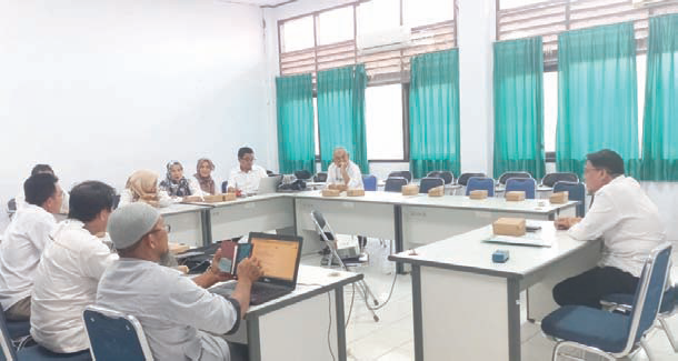 Suasana penyusunan borang reakreditasi Jurusan Penyuluhan Pertanian FP UHO. (DOK JURUSAN PENYULUHAN PERTANIAN UHO)