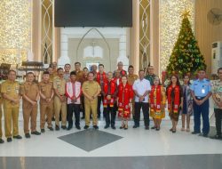 Tinjau Gereja, Pj Gubernur Andap : Selamat Memperingati Hari Kelahiran Yesus Kristus