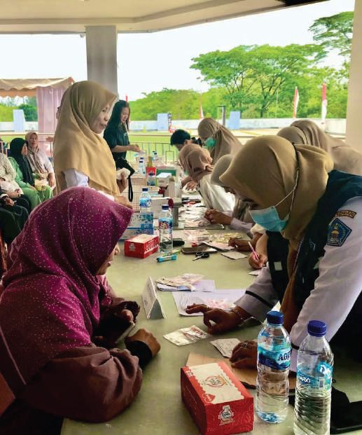 PEMERIKSAAN KESEHATAN GRATIS : Pemkot Kendari bekerjasama dengan Yayasan Sosial Mawar Sharon Peduli menggelar pemeriksaan gratis di Balai Kota Kendari kemarin.