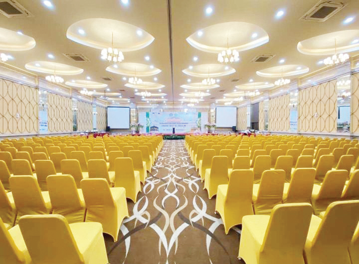 Ballroom Hotel Zahra Syariah Kendari.