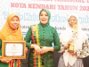 SMK 4 Kendari Juara Ide Kreatif Desain Tenun Favorit