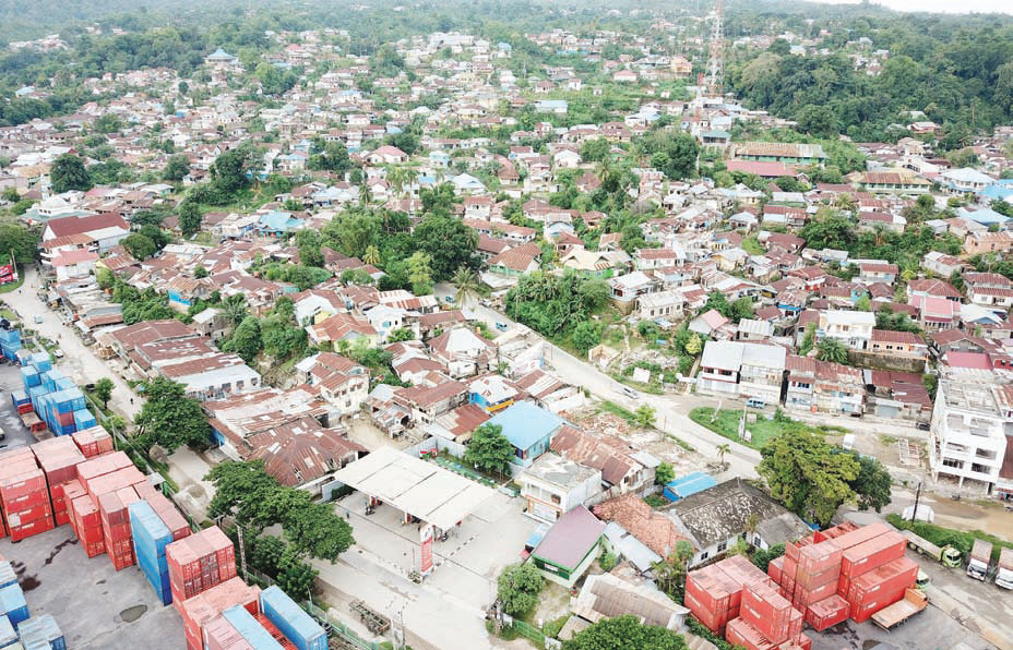 Landscape pemukiman penduduk Kota Kendari. Pemerintah Kota (Pemkot) Kendari menerima dana Daftar Isian Pelaksanaan Anggaran (DIPA) sebesar Rp 1,05 triliun untuk tahun anggaran 2025.