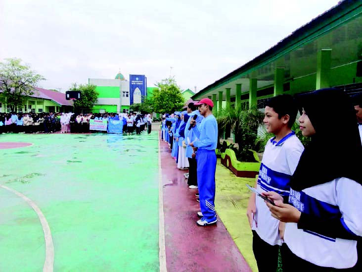 Suasana pembukaan Porseni MTsN 1 Kendari.